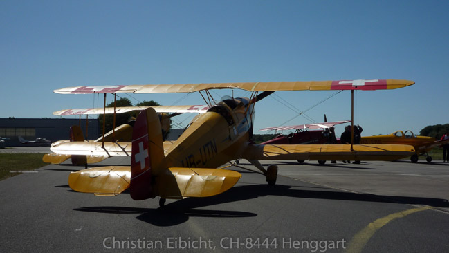 Fliegen macht durstig, anstehen bei der Tankstelle