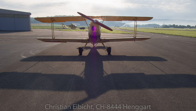 Morgens um sieben ist die Welt noch in Ordnung.......Bücker 131 HB-UTN