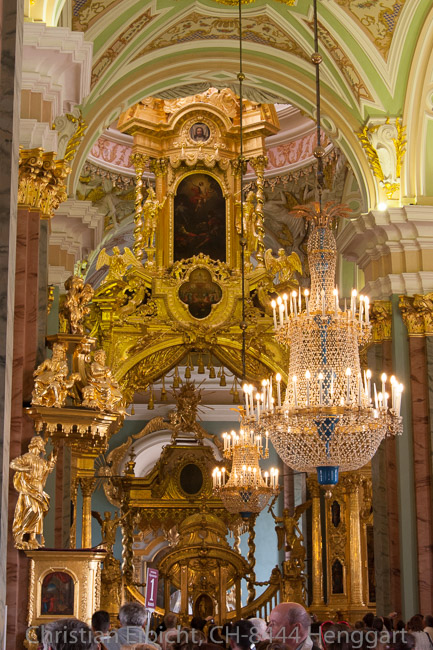 Die Peter Paul Kathedrale in der gleichnamigen Festung.