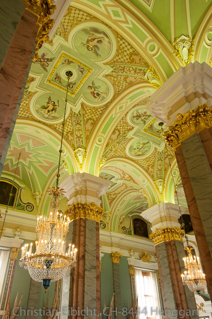 Die Peter Paul Kathedrale in der gleichnamigen Festung.