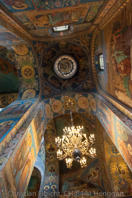 Die Erlöserkirche (1883-1908) erinnert an das alte Russland.