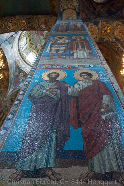 Die Erlöserkirche (1883-1908) erinnert an das alte Russland.