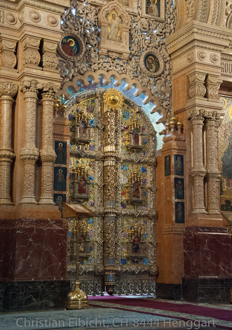 Die Erlöserkirche (1883-1908) erinnert an das alte Russland.