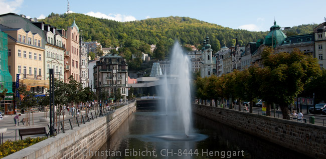 Blick dem Hauptkanal von Karlsbad entlang